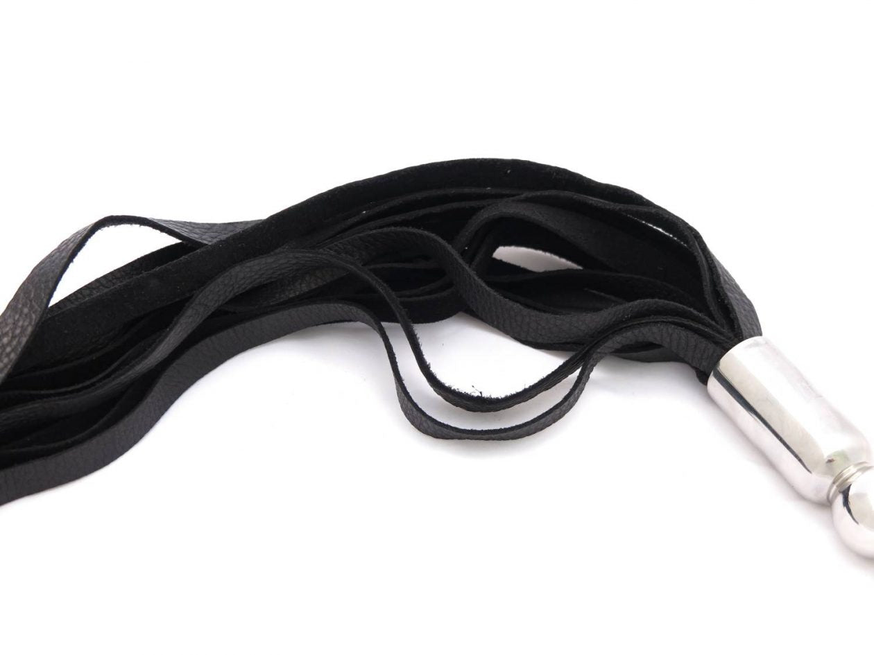 Solid Steel Ribbed Handle Flogger